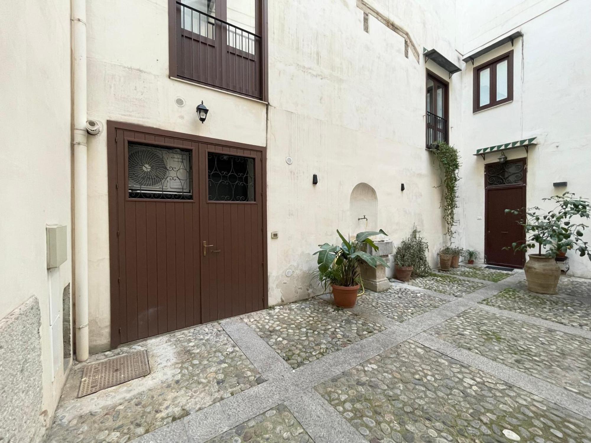 Apartment Nel Cuore Di Isidoro Palace